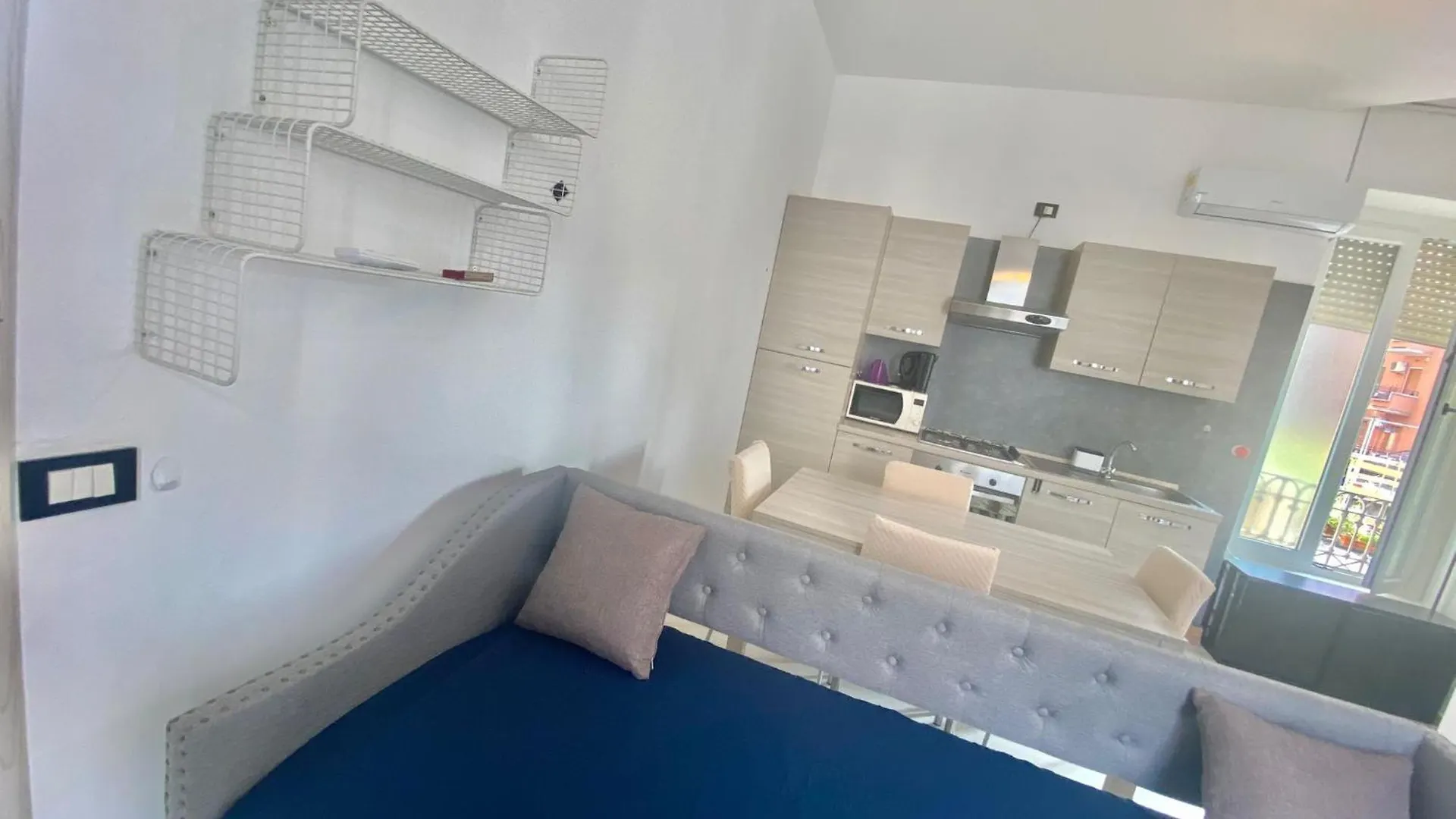 Modica Home, Graziosa E Silenziosa, Nel Cuore Del Quartiere Famagosta Milano 0*,  Italien