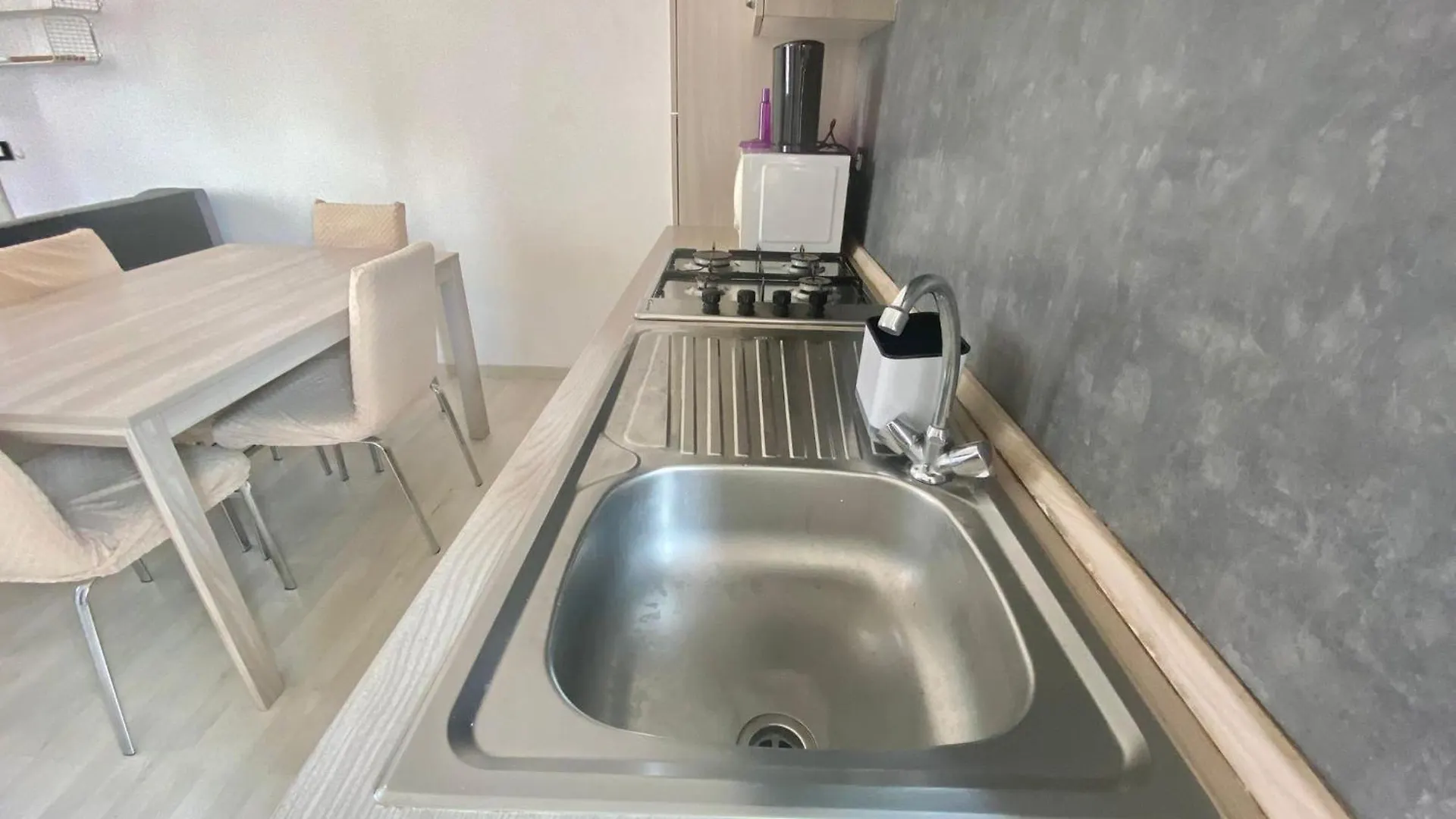 Appartamento Modica Home, Graziosa E Silenziosa, Nel Cuore Del Quartiere Famagosta Milano Italia